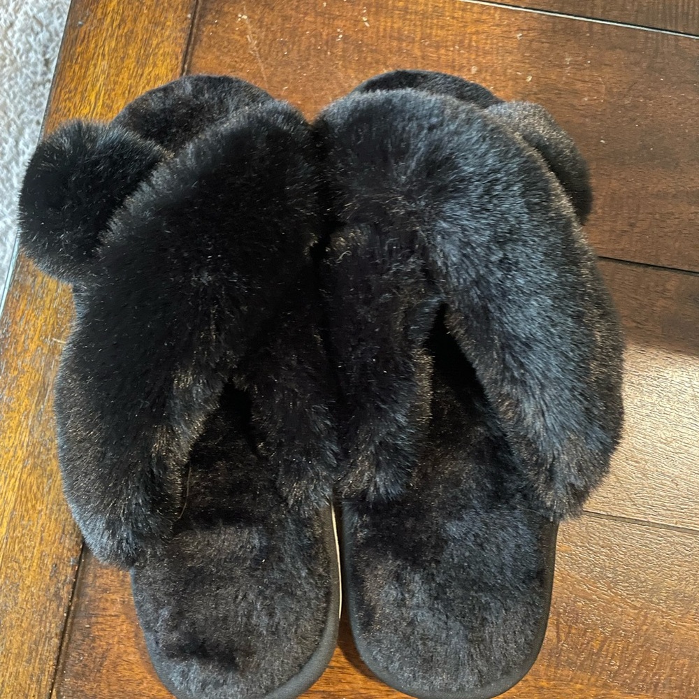 Women's Black Fur Slippers